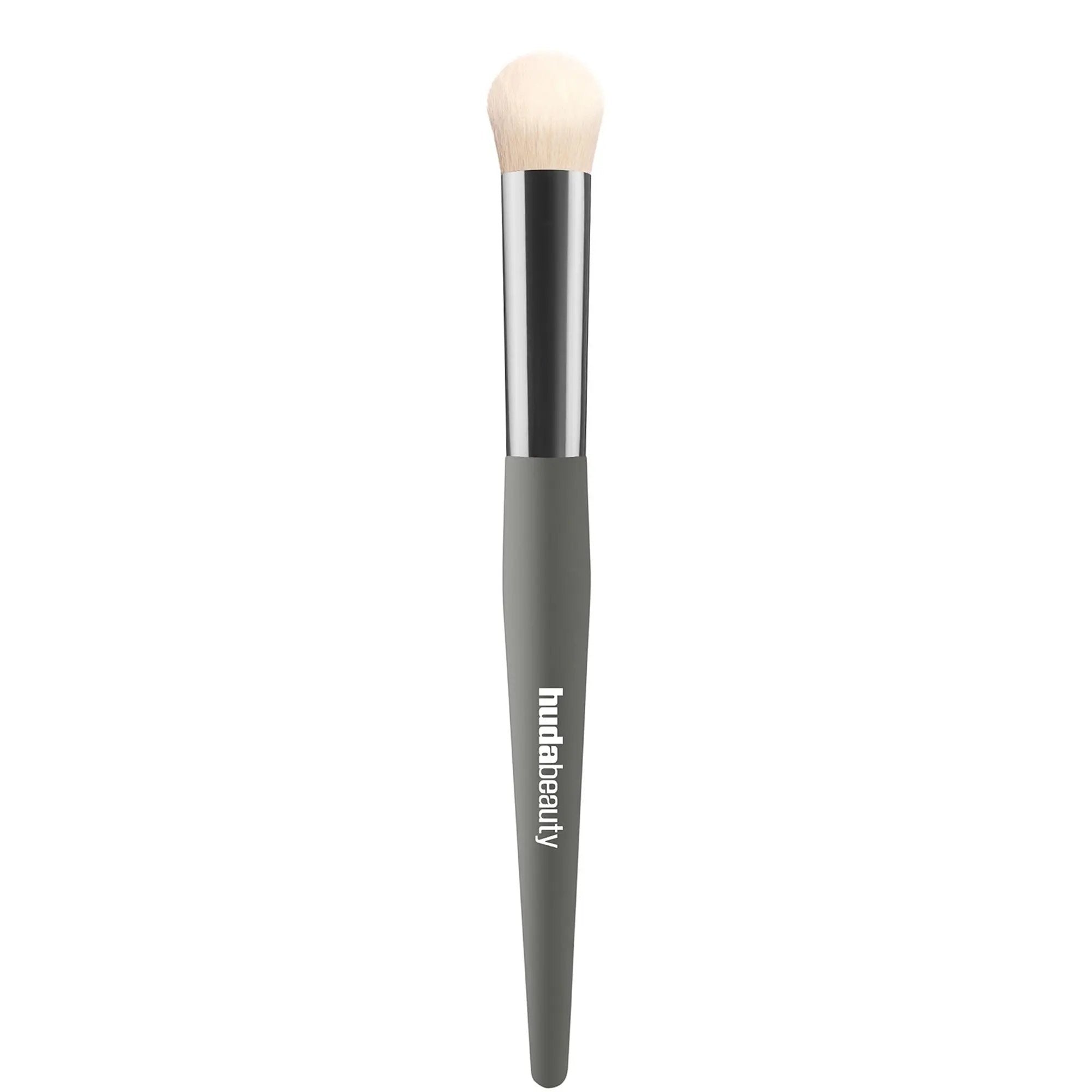 HUDA BEAUTY Undereye Buff Brush