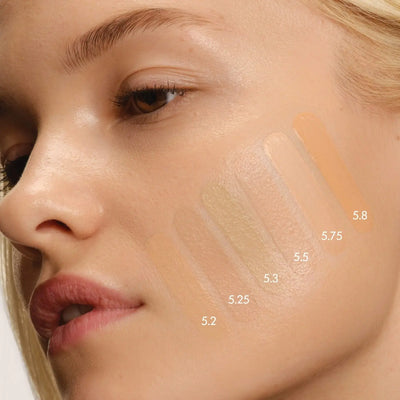Armani Beauty  Luminous Silk Natural Glow Blurring Liquid Foundation with 24 Hour Wear    