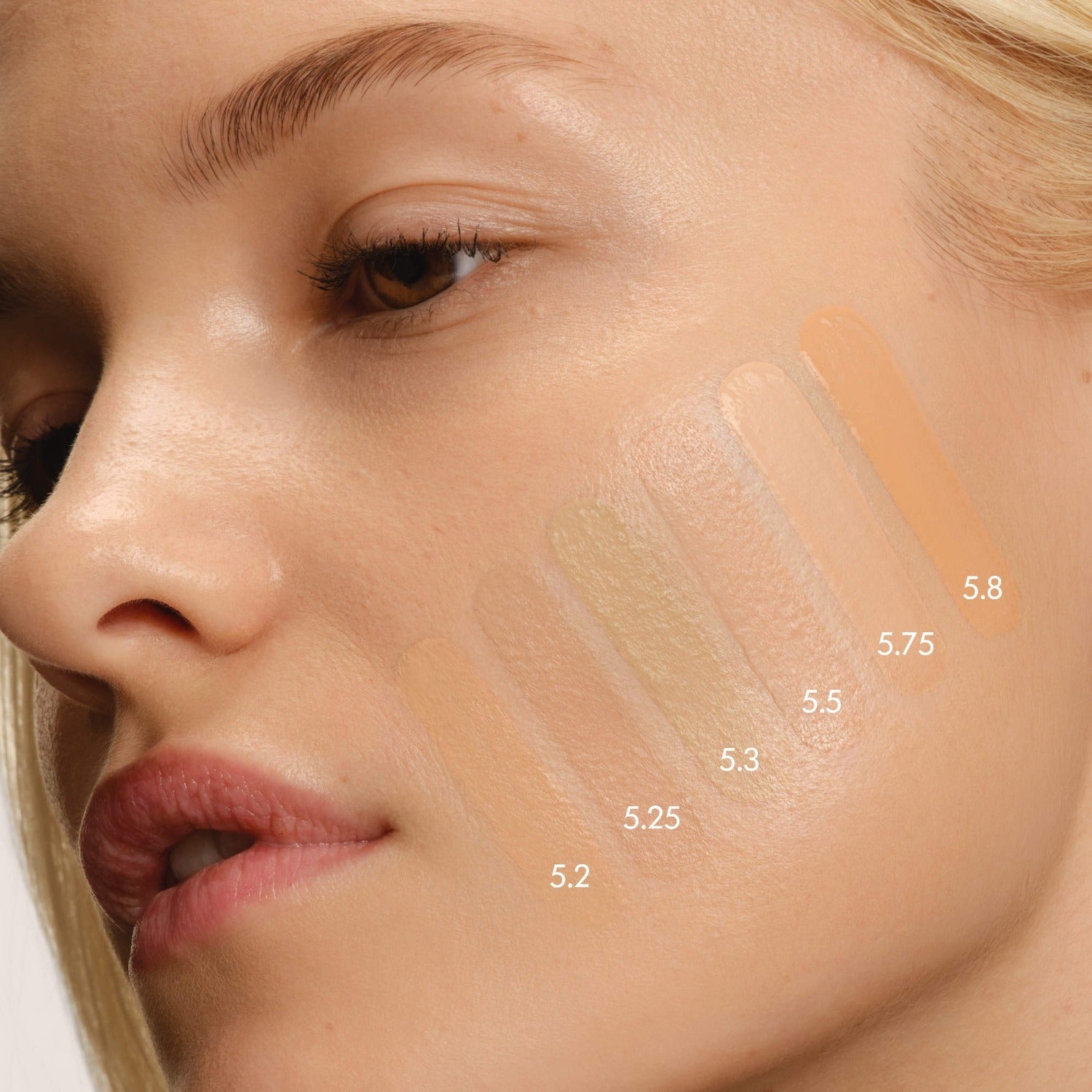 Armani Beauty  Luminous Silk Natural Glow Blurring Liquid Foundation with 24 Hour Wear    