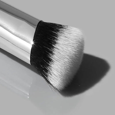 HAUS LABS BY LADY GAGA  Cruelty-Free Concealer Brush    