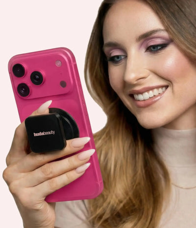 Huda Beauty EASY BAKE PRESSED POWDER PHONE GRIP    