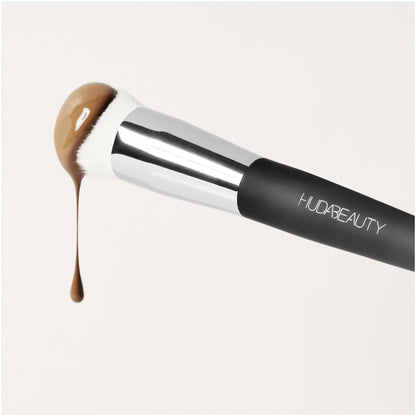 Huda Beauty Easy Blur Base Brush    