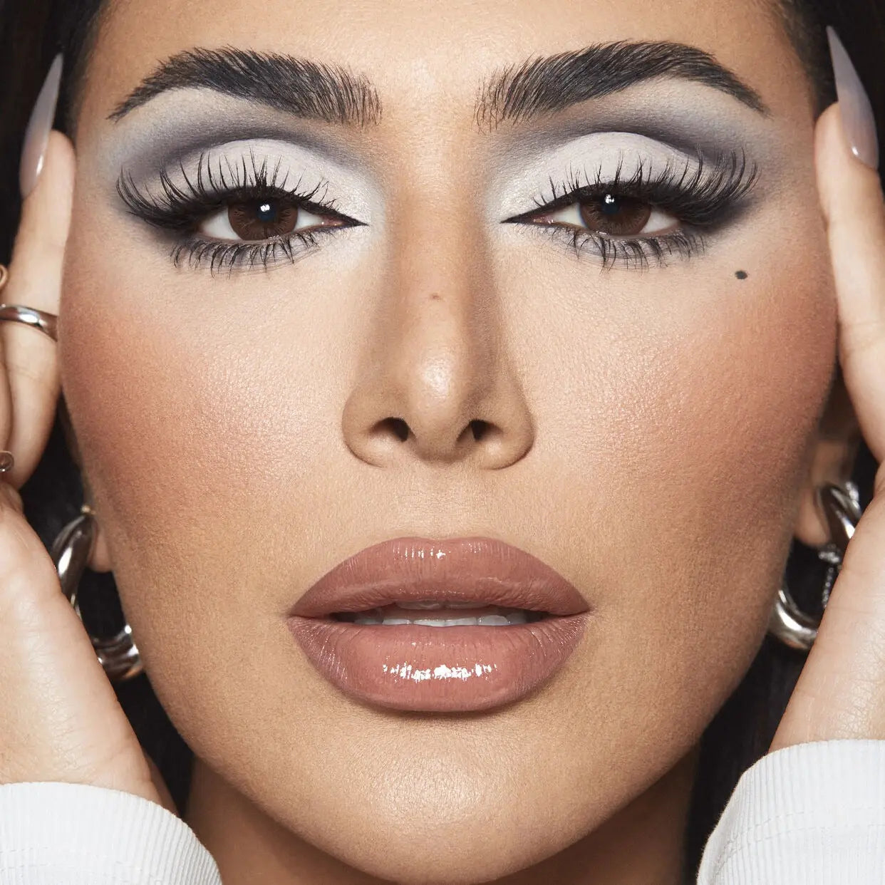 Huda beauty - Creamy Obsessions Eyeshadow Palette    