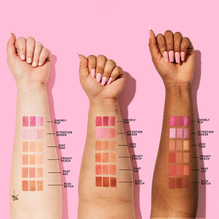 One size  Cheek Clapper 3D Blush Trio Palette (Attention Seeker)    