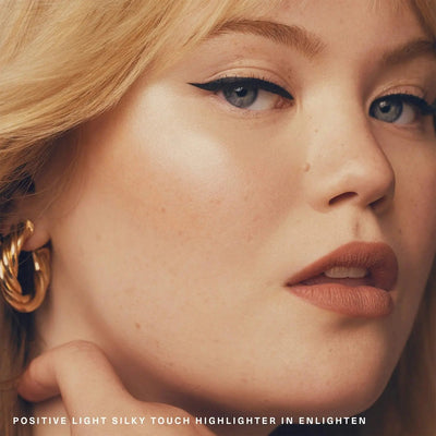Rare Beauty by Selena Gomez  Positive Light Silky Touch Highlighter    