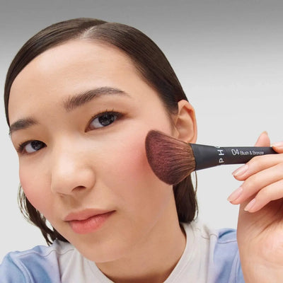 Sephora Collection 04 The Cheek Brush 04    
