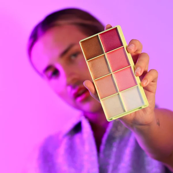 Made By Mitchell Comet Case - Curve Case Cream Highlighter